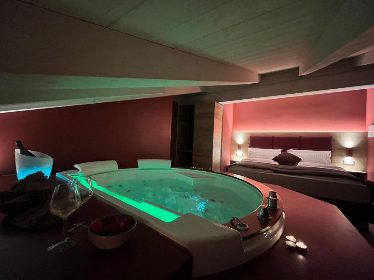 Le Rocce Val Di Non - Quality Room & Breakfast Tassul Exterior foto