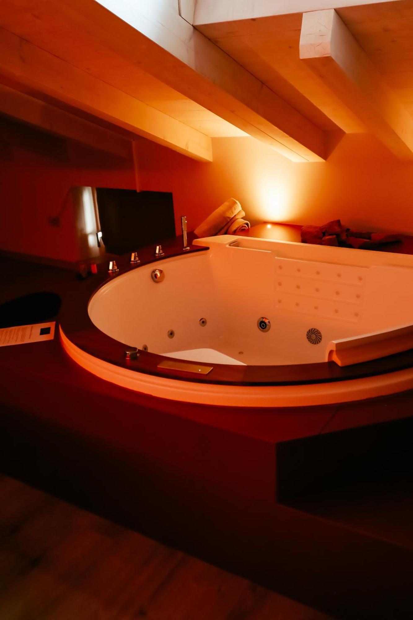Le Rocce Val Di Non - Quality Room & Breakfast Tassul Exterior foto